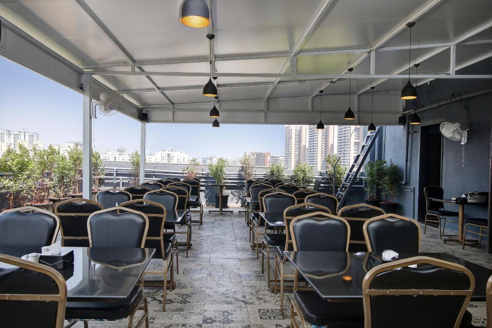 Magnus Fortune House Business Hotel , Magarpatta Mundhwa Exterior photo